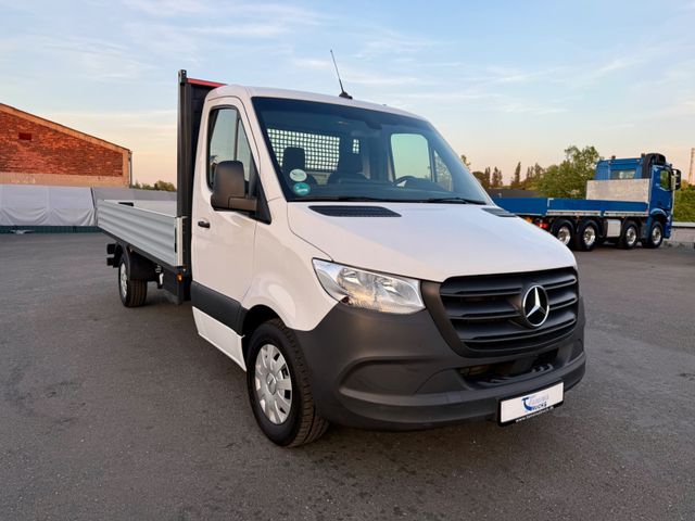 Mercedes-Benz Sprinter 319 / AHK 3.5t / 3 Sitze / L : 430